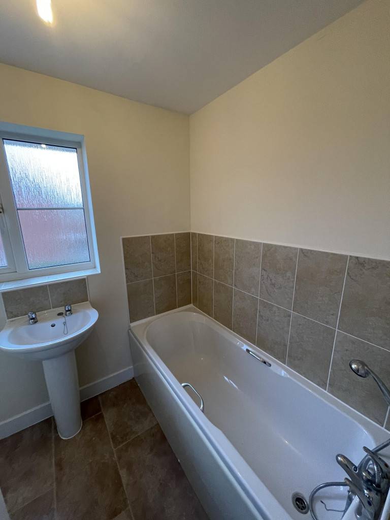 Skylark Road, Melksham - F1rst Move