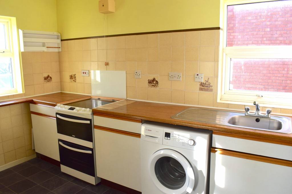 Weavers Crofts, Melksham F1rst Move