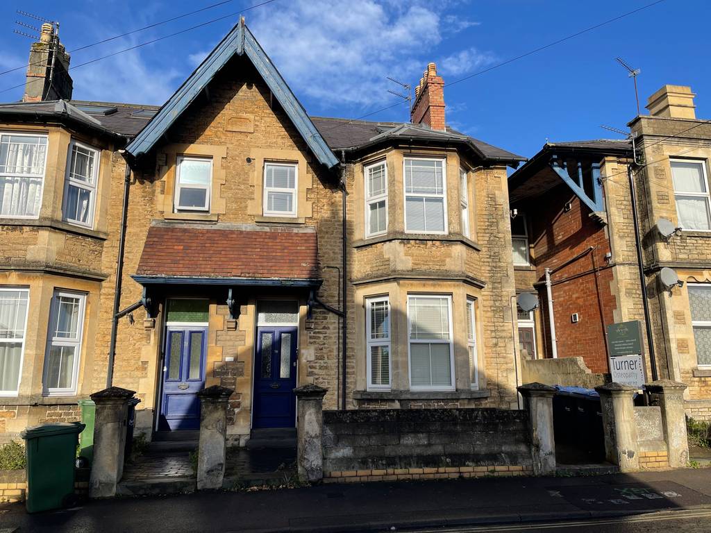 Park Lane, Chippenham F1rst Move