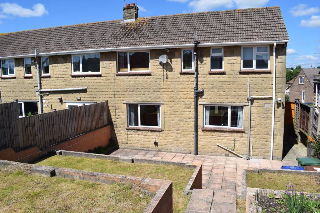 Eastern Avenue, Chippenham F1rst Move